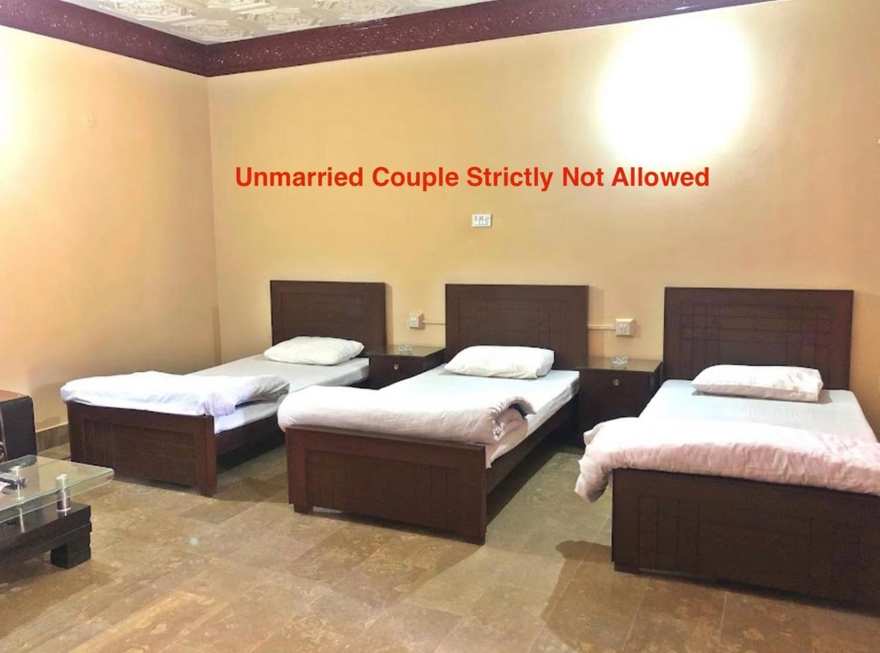 Babar House Hotell Faisalabad Exteriör bild