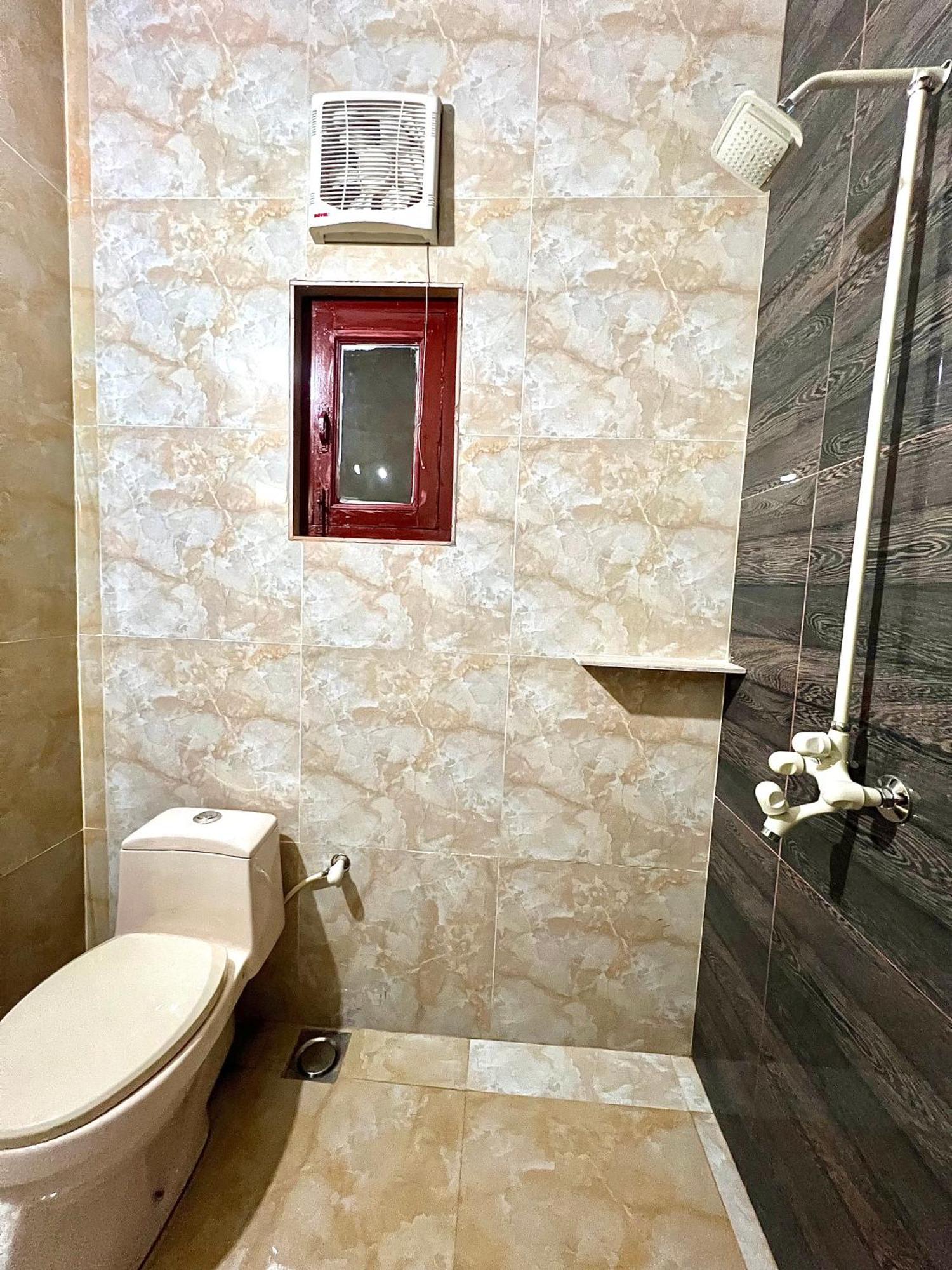 Babar House Hotell Faisalabad Exteriör bild