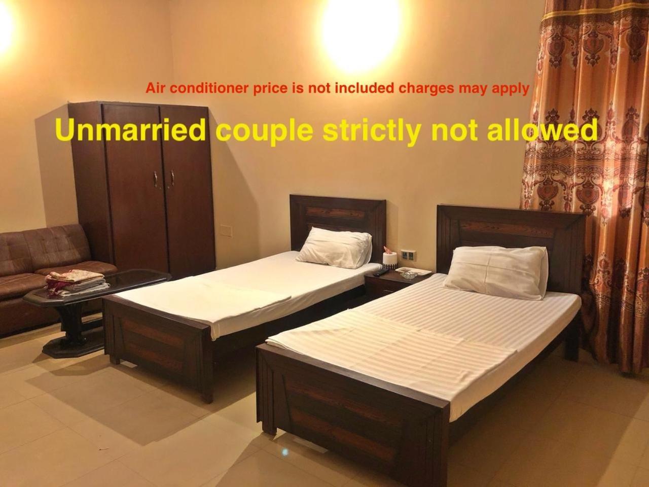 Babar House Hotell Faisalabad Exteriör bild